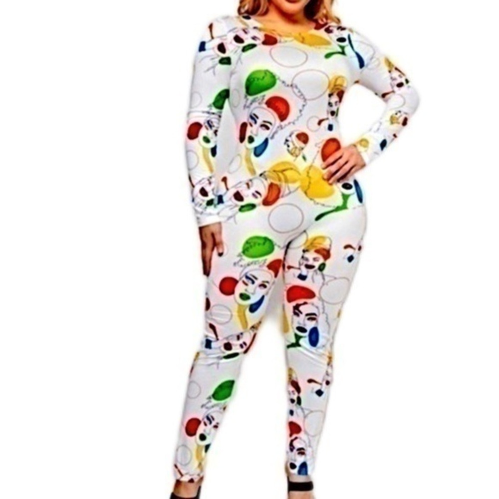 WHITE ROUND NECK LONG SLEEVE JUMPSUIT WITH FACE PRINT styles